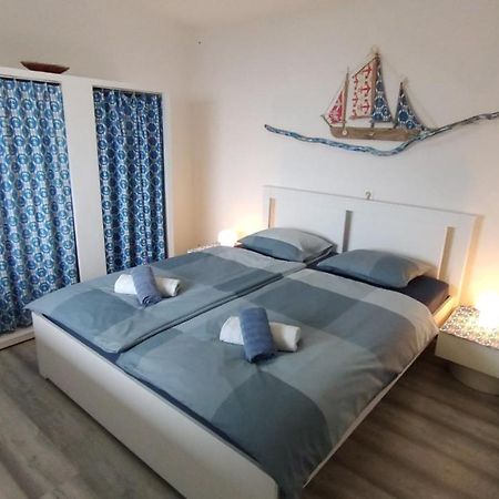 Apartment By The Sea- Santa Marina Raša Екстериор снимка